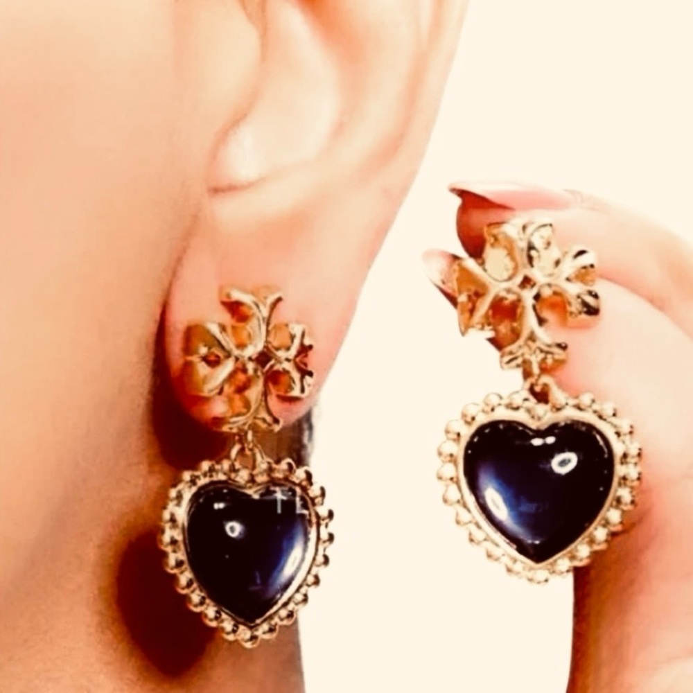 TORY BURCH ROXANNE GOLD LOGO PURPLE HEART DROP EARRINGS - Picture 7 of 9